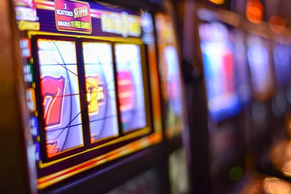 jaka jitu platform showing game categories and payment options